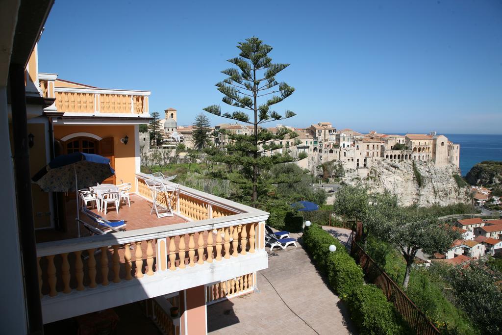 Mansarda Villa Alf Di Vito トロペーア エクステリア 写真